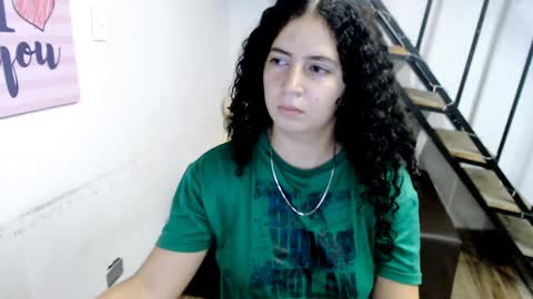 Snapshot of samantha2girl chatting on 01.23.25 samantha online show from 01.23.25