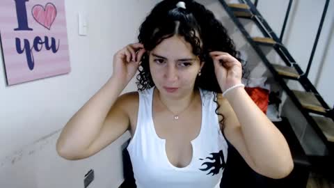 Snapshot of samantha2girl chatting on 01.26.25 samantha online show from 01.26.25