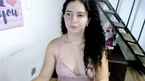 Snapshot of samantha2girl chatting on 01.31.25 samantha online show from 01.31.25