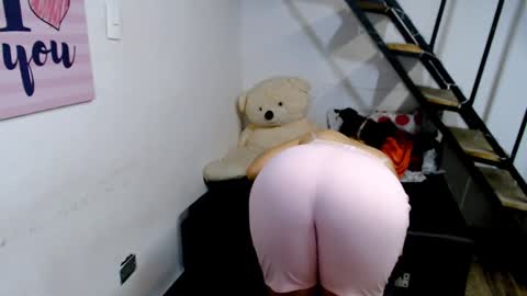 Snapshot of samantha2girl chatting on 02.04.25 samantha online show from 02.04.25