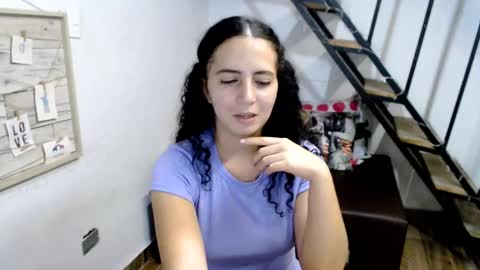 Snapshot of samantha2girl chatting on 02.28.25 samantha online show from 02.28.25