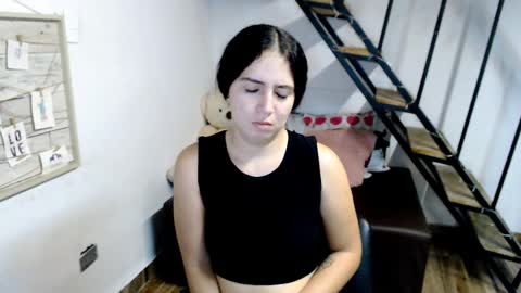 Snapshot of samantha2girl chatting on 03.06.25 samantha online show from 03.06.25