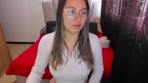 Snapshot of samantha__wilson chatting on 11.27.25 Samantha online show from 11.27.25