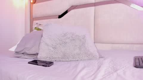 Samantha Beckham online show from 01.30.25