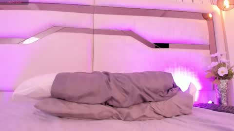 Samantha Beckham online show from 02.17.25