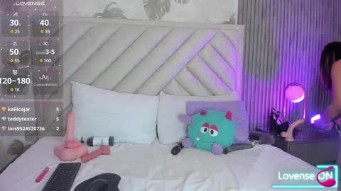 Snapshot of samantha_duque11 chatting on 02.08.25 Samantha online show from 02.08.25