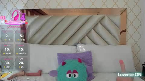 Snapshot of samantha_duque11 chatting on 02.15.25 Samantha online show from 02.15.25