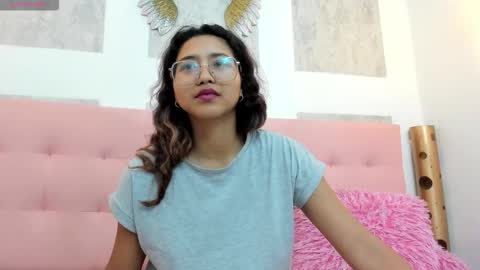 Snapshot of samantha_fox8 chatting on 10.27.25 online show from 10.27.25