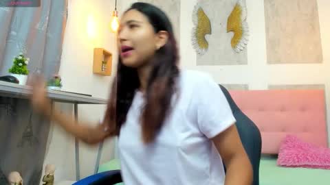 Snapshot of samantha_fox8 chatting on 11.10.25 online show from 11.10.25