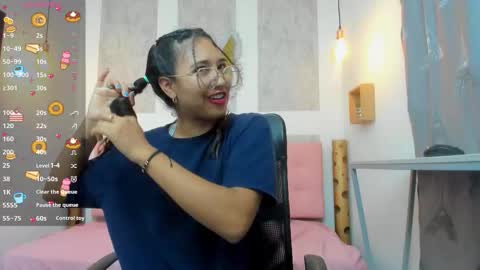 Snapshot of samantha_fox8 chatting on 12.04.25 online show from 12.04.25