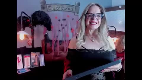 Snapshot of samantha_mature56 chatting on 10.24.25 Sam online show from 10.24.25