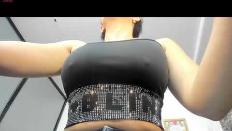 Snapshot of samantha_milfs chatting on 10.01.25 samantha_milfs online show from 10.01.25