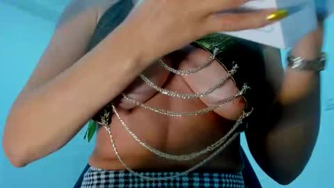 Snapshot of samantha_milfs chatting on 10.31.25 samantha_milfs online show from 10.31.25