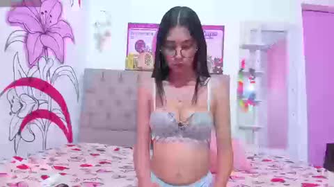 Snapshot of samantha_pucket chatting on 09.23.25 Sam online show from 09.23.25