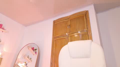 Snapshot of samanthalavey_ chatting on 12.30.24 paulina rios online show from 12.30.24