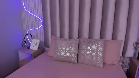 Alejandra  online show from 10.21.25