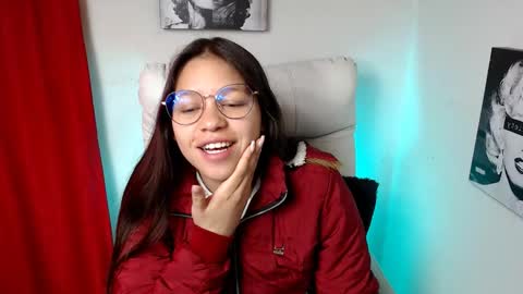 Snapshot of samantharoldan chatting on 12.30.24 Samantha online show from 12.30.24