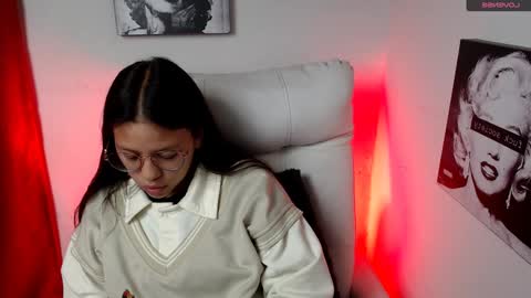 Snapshot of samantharoldan chatting on 01.25.25 Samantha online show from 01.25.25