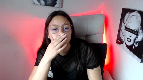 Snapshot of samantharoldan chatting on 02.01.25 Samantha online show from 02.01.25