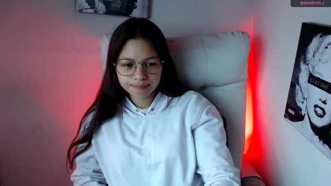 Snapshot of samantharoldan chatting on 02.06.25 Samantha online show from 02.06.25