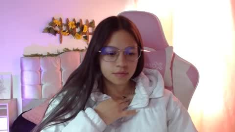 Snapshot of samantharoldan chatting on 02.18.25 Samantha online show from 02.18.25