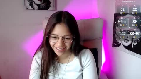 Snapshot of samantharoldan chatting on 03.10.25 Samantha online show from 03.10.25