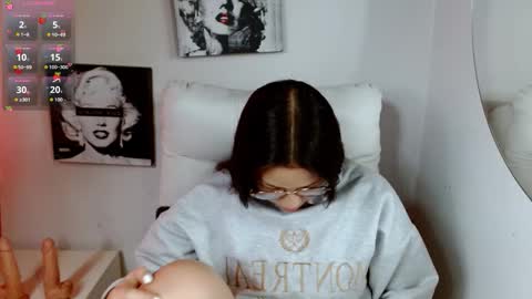 Snapshot of samantharoldan chatting on 10.06.25 Samantha online show from 10.06.25