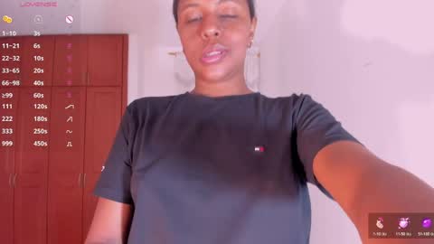 samaraa_smith1 online show from 04.23.26