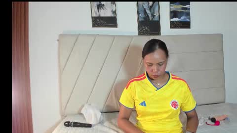 samaraa_smith1 online show from 06.23.26