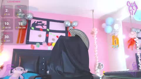 Snapshot of samaracortez chatting on 10.02.25 Sammy online show from 10.02.25