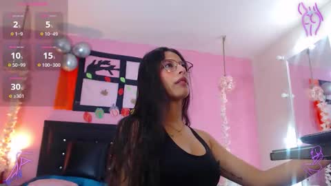 Snapshot of samaracortez chatting on 10.08.25 Sammy online show from 10.08.25