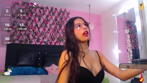 Snapshot of samaracortez chatting on 11.19.25 Sammy online show from 11.19.25