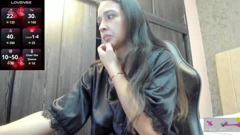 Snapshot of samarha_xue chatting on 02.04.25 Sara online show from 02.04.25