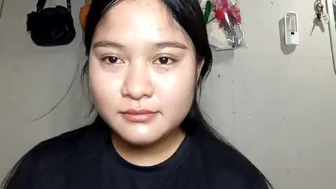 Snapshot of samathavandertuig chatting on 04.03.26 Olivia online show from 04.03.26