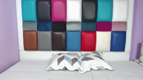 Snapshot of samevanshot chatting on 02.23.25 samevanshot online show from 02.23.25