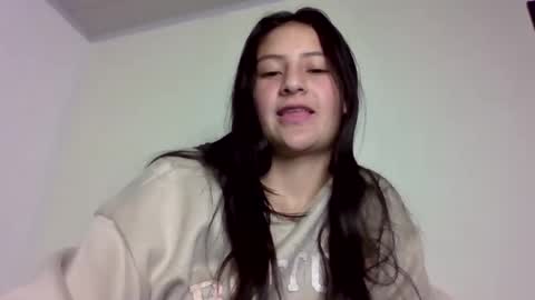 Snapshot of sami_ortiz chatting on 12.29.24 samamtha online show from 12.29.24