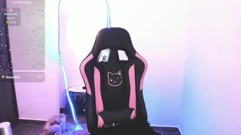 samiacooper25 online show from 10.21.25