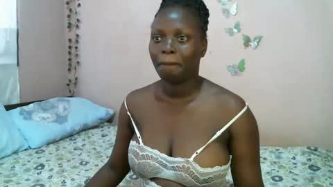 Snapshot of samiagirl22 chatting on 03.04.25 nina online show from 03.04.25