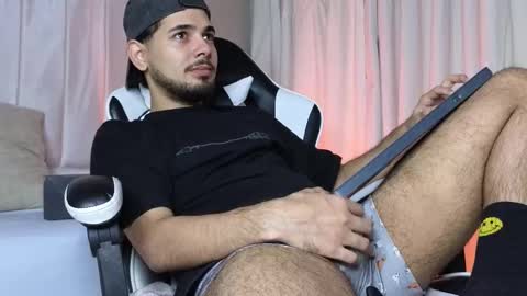 Snapshot of samir_bear chatting on 10.31.25 Samir online show from 10.31.25