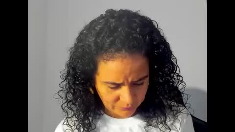 Snapshot of samm_hoti chatting on 10.18.25 sam online show from 10.18.25