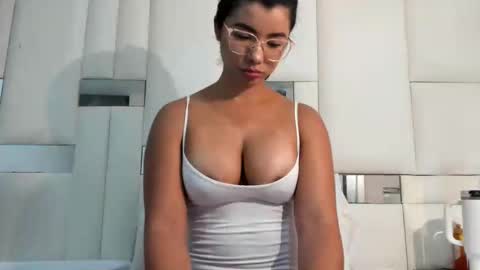 Snapshot of sammy_prince chatting on 11.28.25 sammy online show from 11.28.25