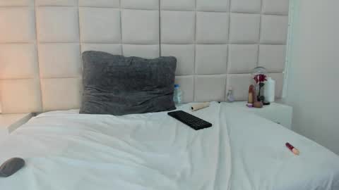 Nice to meet you guys my name is Lina. online show from 03.10.26