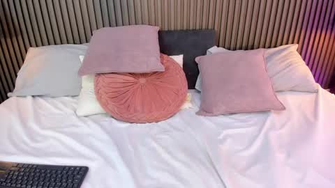 Axel online show from 05.12.26
