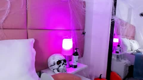 Snapshot of sammymorales chatting on 10.25.25 Sammy Morales online show from 10.25.25