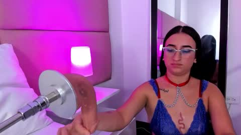 Snapshot of sammymorales chatting on 11.13.25 Sammy Morales online show from 11.13.25