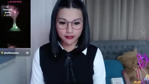 Snapshot of sammypretty19 chatting on 02.27.26 im throat fucker online show from 02.27.26