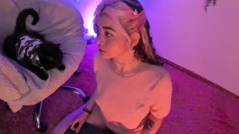   online show from 01.04.25