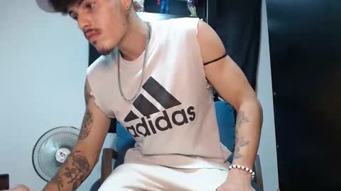 Snapshot of sammytop22 chatting on 09.18.25 sammy model independiente online show from 09.18.25