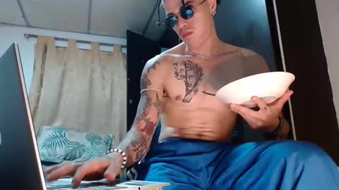 Snapshot of sammytop22 chatting on 03.26.26 sammy model independiente online show from 03.26.26