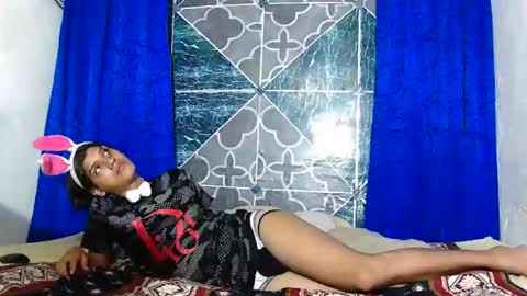 Snapshot of samuel_sincee chatting on 10.31.25 Samuel Sincee online show from 10.31.25